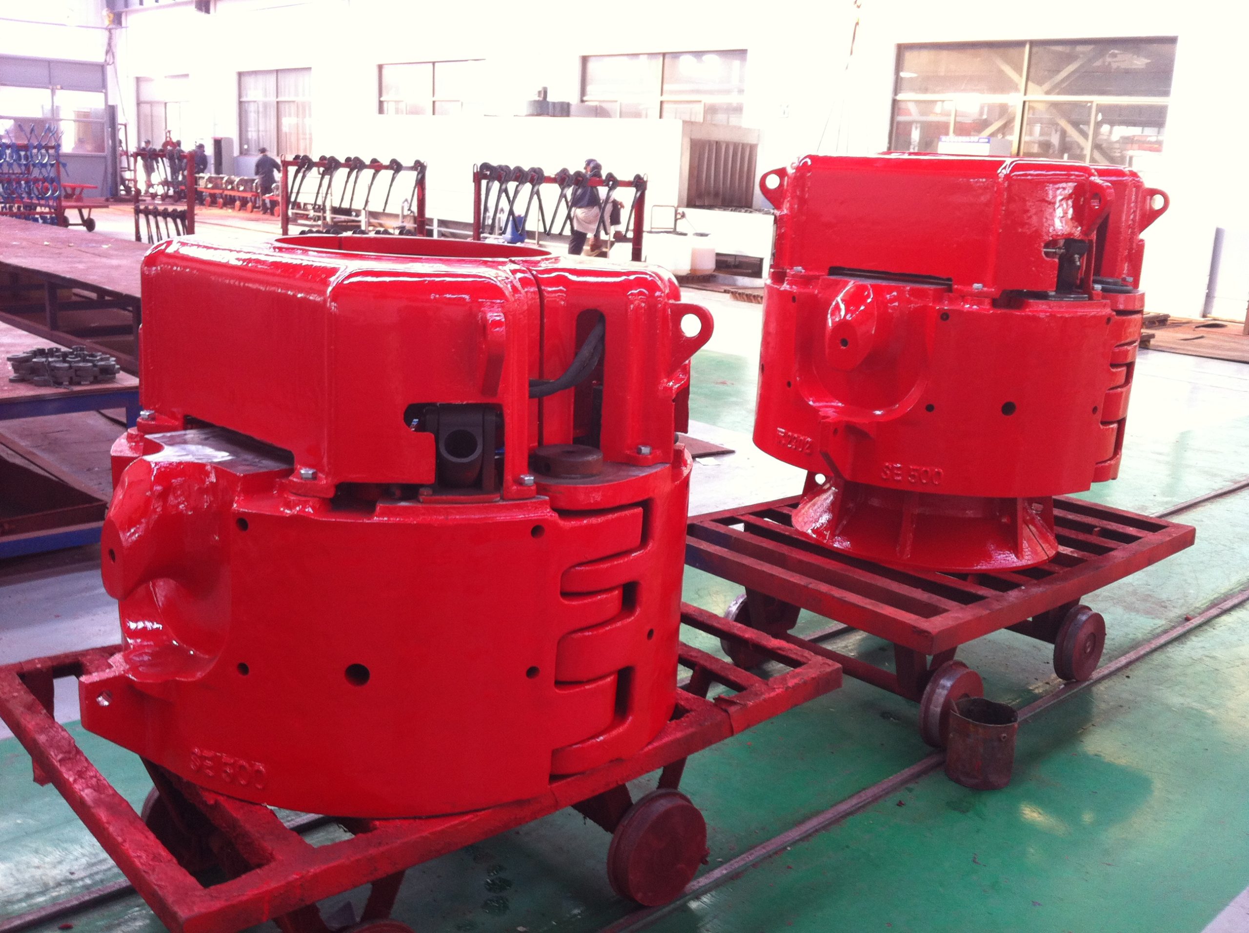 SE500 pneumatic elevator spider for rig floor pipe handling in petroleum drilling operations