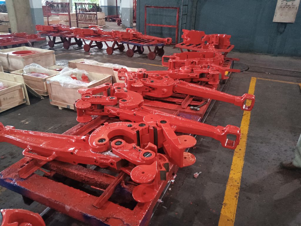 Oilfield manual tong for drill pipe, tubing and casing make-up and break-out
